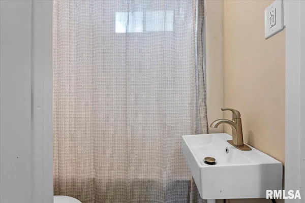 $160,000 | 1215 North 5th Street, Springfield, IL 62702