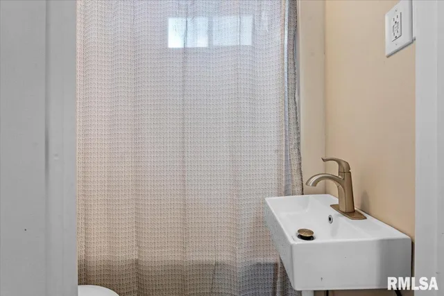 $160,000 | 1215 North 5th Street, Springfield, IL 62702