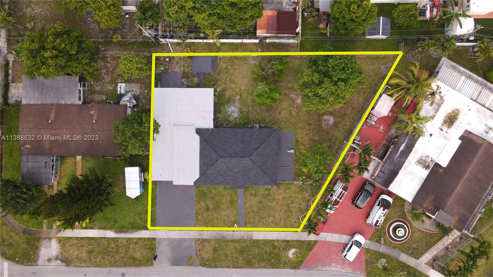 Westhaven Park Hialeah, FL 33012 - Photo 9 of 22 an aerial view of residential houses with outdoor space