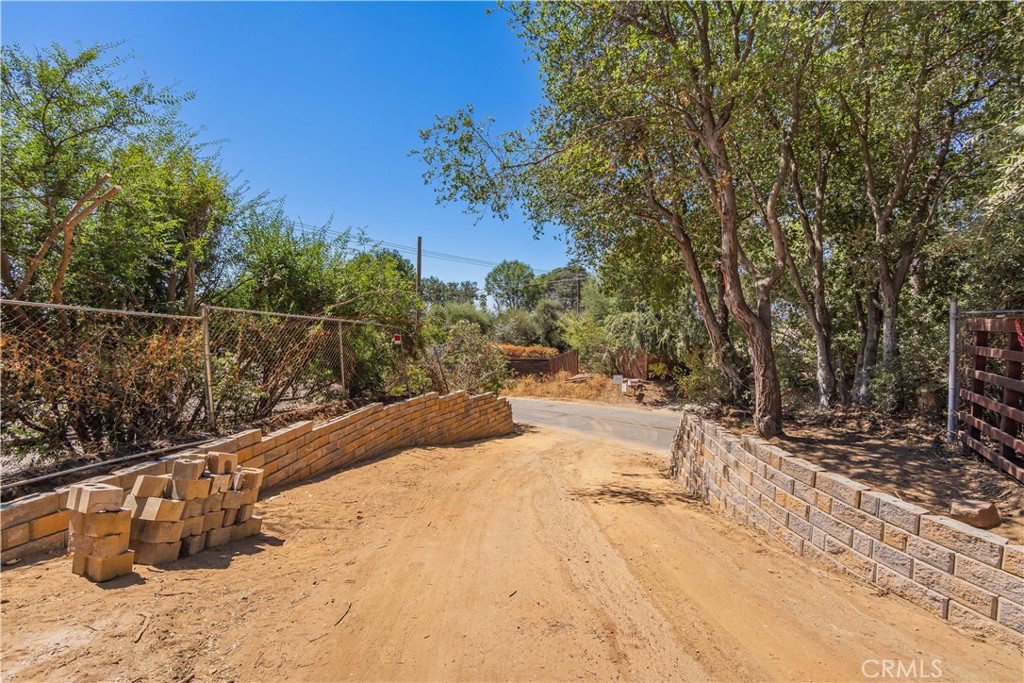 3430 Chaney Trail Altadena, CA 91001 - Photo 11 of 50 a view of a outdoor space