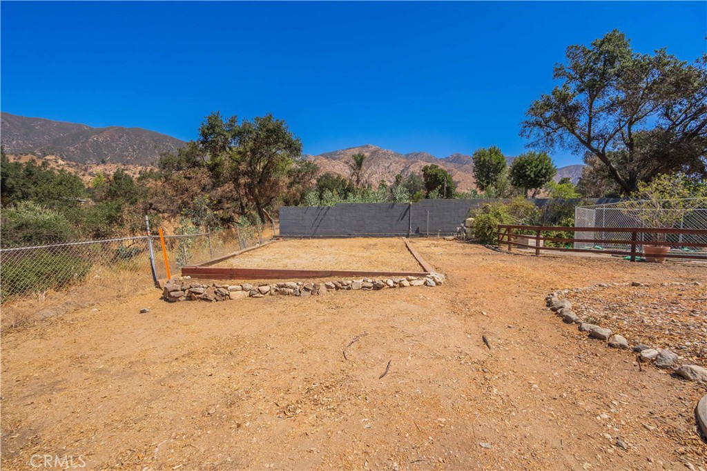 3430 Chaney Trail Altadena, CA 91001 - Photo 28 of 50 a view of small yard with wooden fence