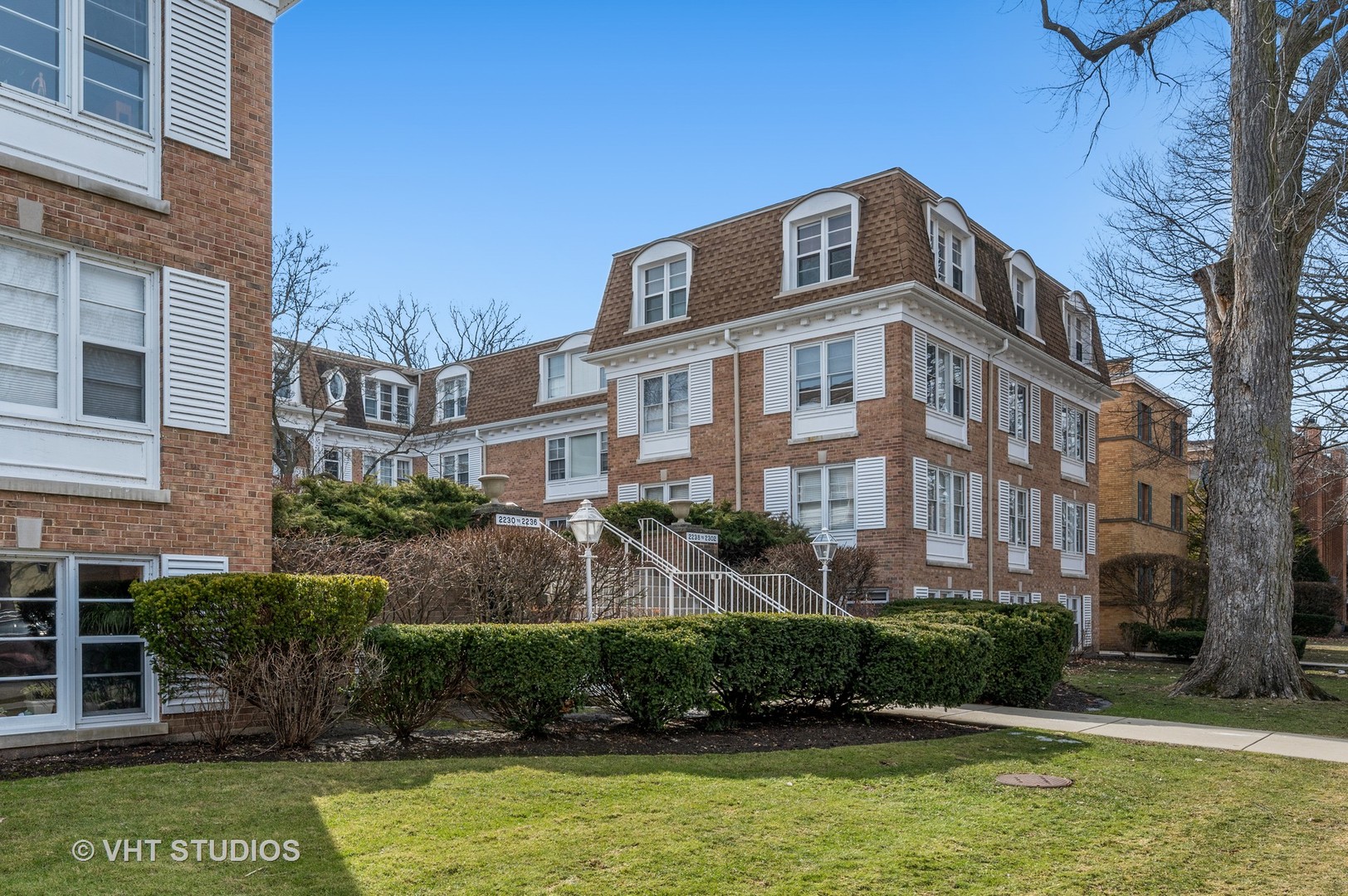 2238 Central Street, Unit 3 Evanston, IL 60201 - Photo 2 of 16