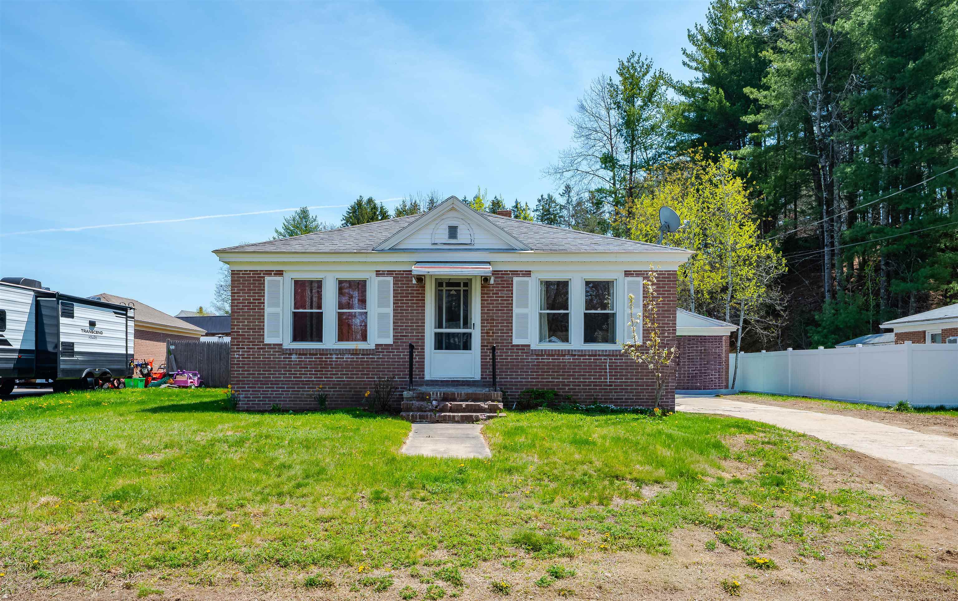 12 Morin Street Dover, NH 03820 - Photo 2 of 30
