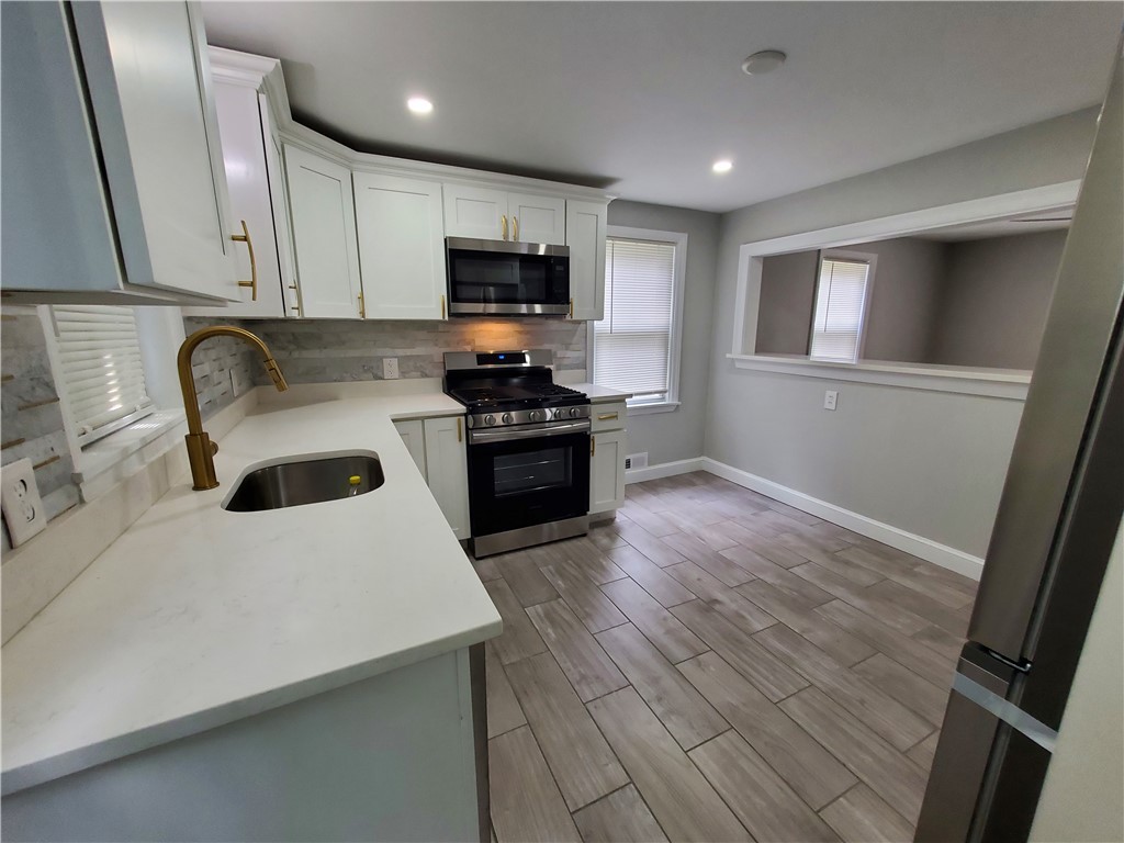 100 Rutherglen Avenue Providence, RI 02907 - Photo 11 of 22 Gallery Image 11