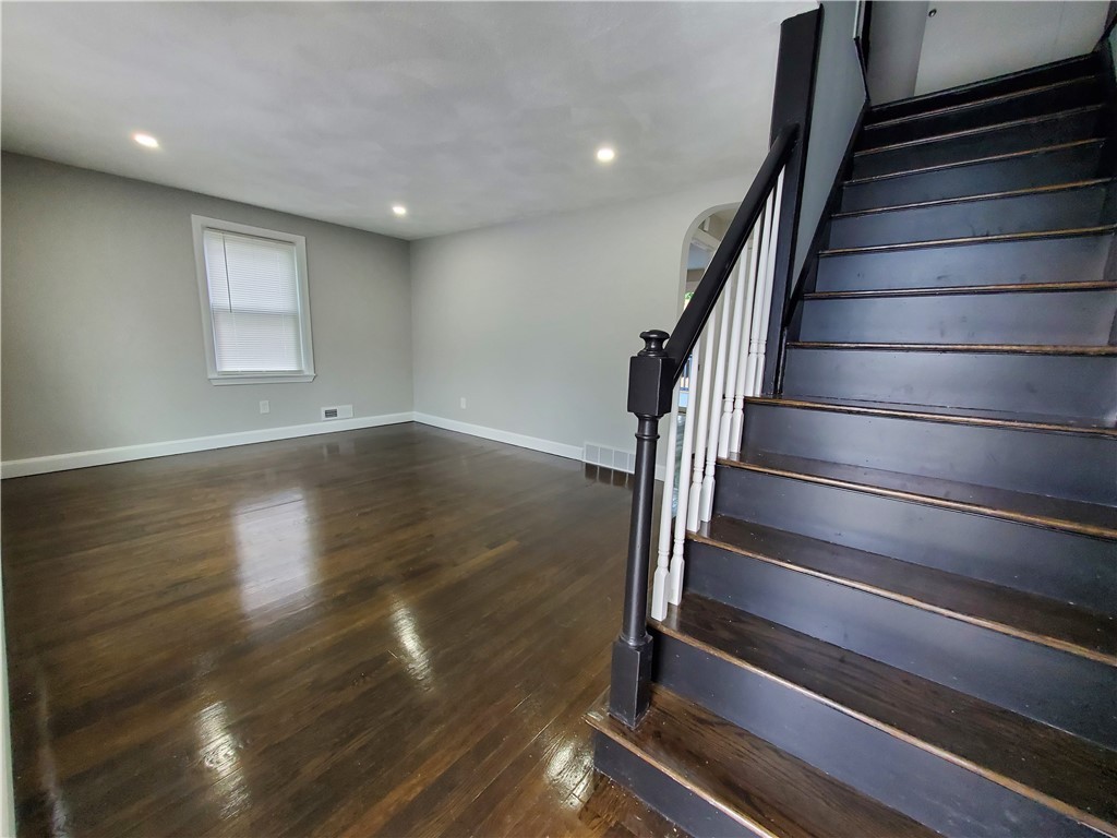 100 Rutherglen Avenue Providence, RI 02907 - Photo 6 of 22 Gallery Image 6