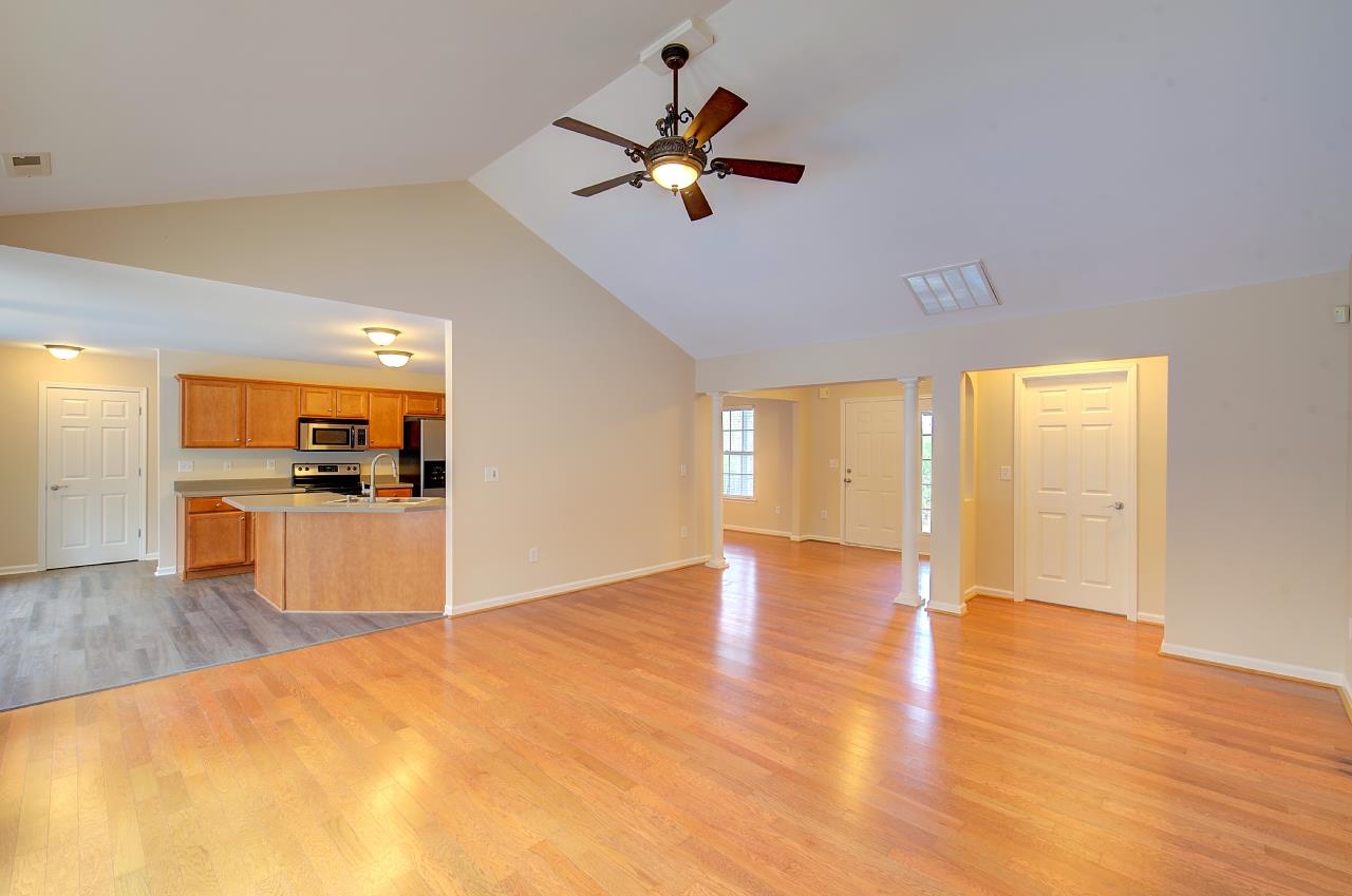 690 Hammett Road Campobello, SC 29322 - Photo 7 of 47 Living Room