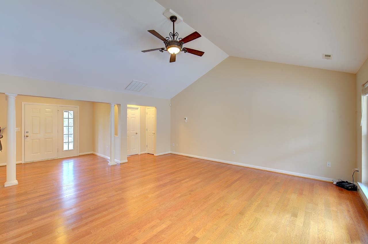 690 Hammett Road Campobello, SC 29322 - Photo 8 of 47 Living Room