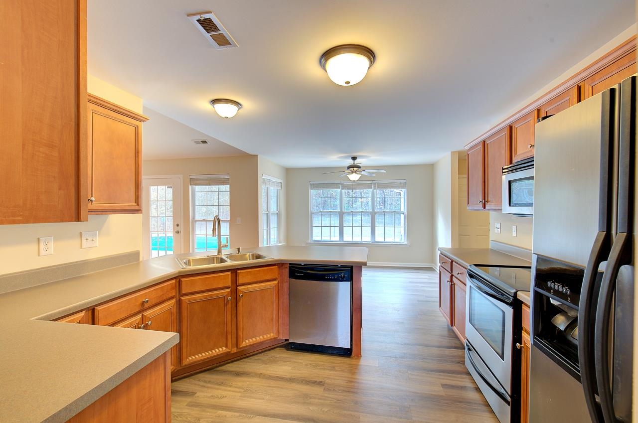 690 Hammett Road Campobello, SC 29322 - Photo 10 of 47 Kitchen