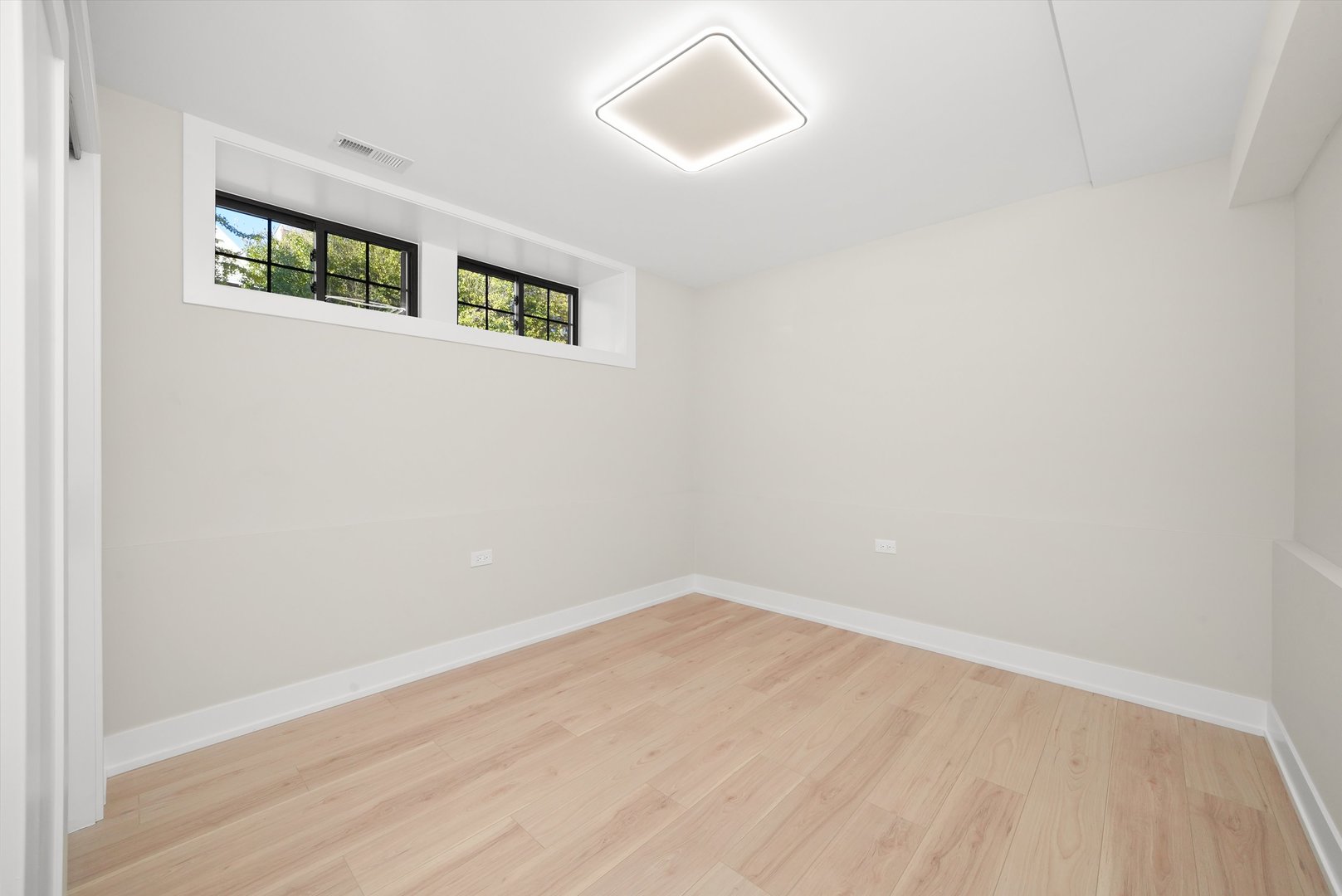 Undisclosed Address Chicago, IL 60613 - Photo 12 of 15