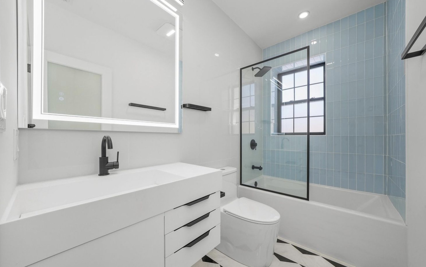 Undisclosed Address Chicago, IL 60613 - Photo 8 of 15