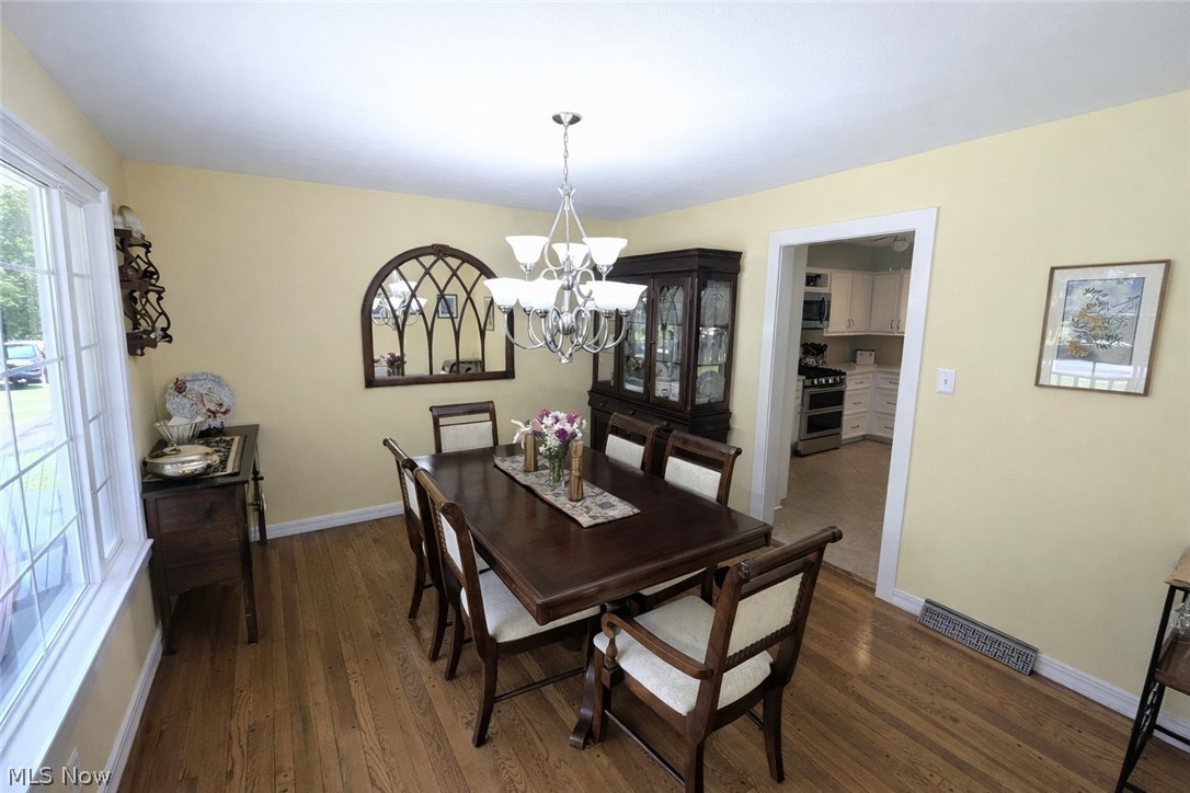 842 South Hametown Road Akron, OH 44321 - Photo 8 of 34