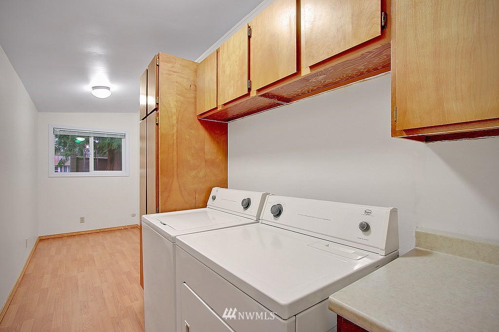 14043 144th Avenue Southeast Renton, WA 98059 - Photo 14 of 17 Gallery Image 14