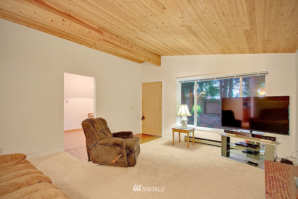 14043 144th Avenue Southeast Renton, WA 98059 - Photo 3 of 17 Gallery Image 3
