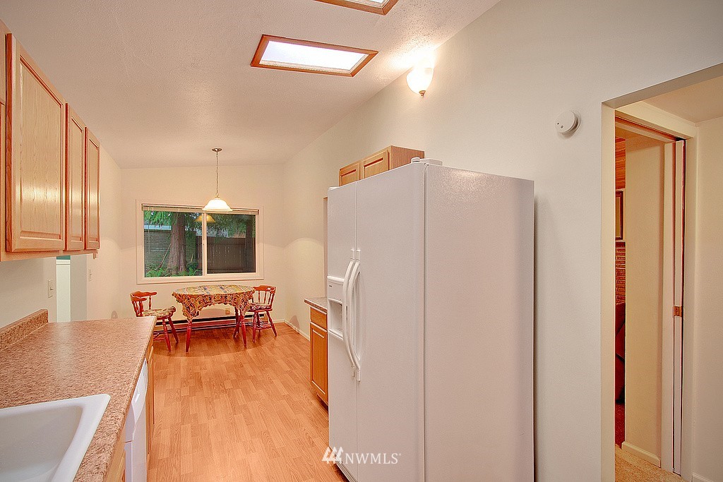 14043 144th Avenue Southeast Renton, WA 98059 - Photo 6 of 17 Gallery Image 6