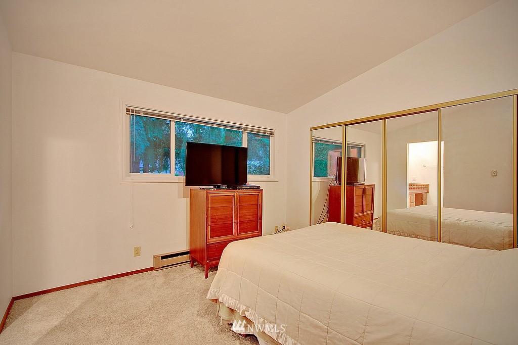 14043 144th Avenue Southeast Renton, WA 98059 - Photo 8 of 17 Gallery Image 8