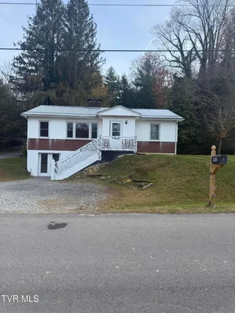 $160,000 | 235 Glade Street Southeast, Wise, VA 24293