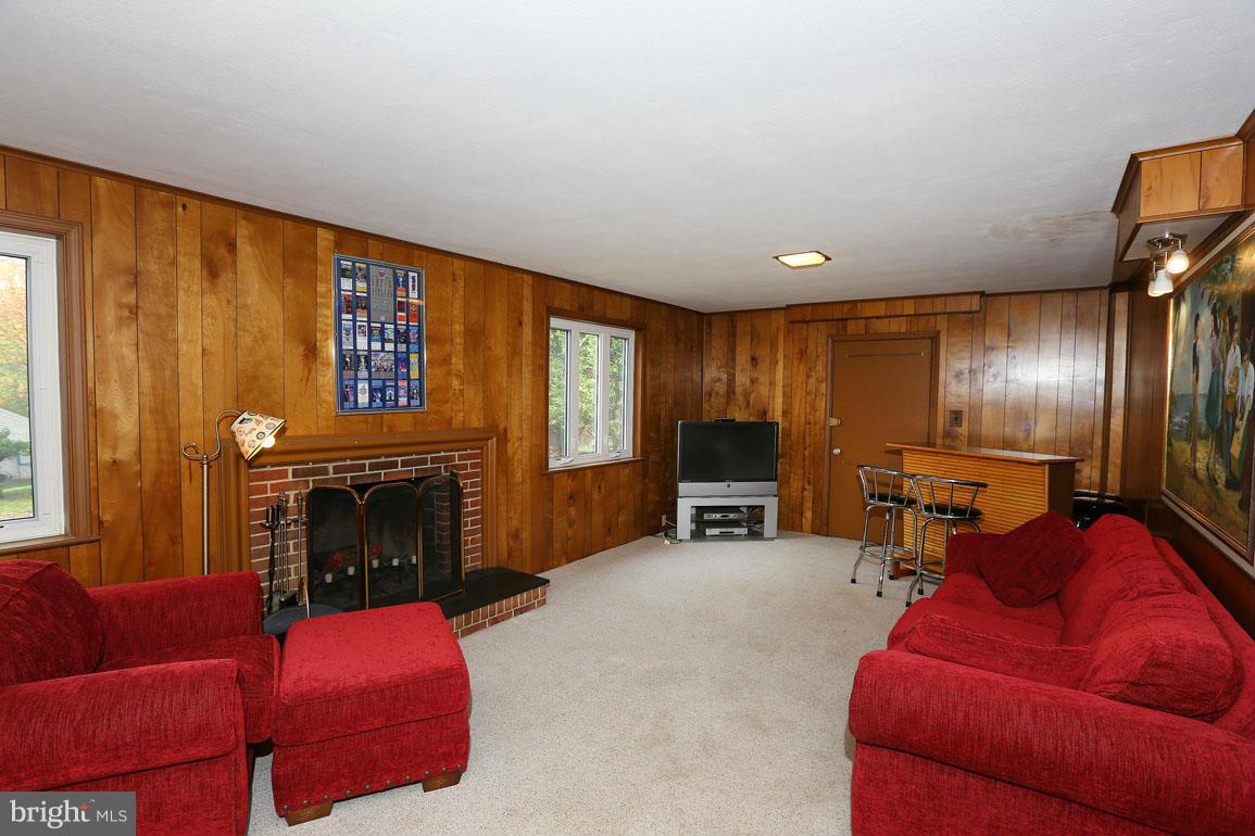 9812 Old Spring Road Kensington, MD 20895 - Photo 22 of 29 Family Room