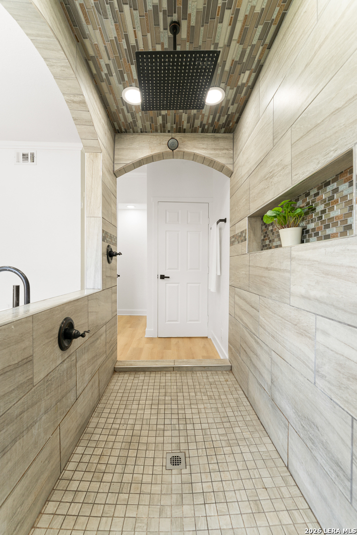 670 Quail Run Lytle, TX 78052 - Photo 14 of 31 a view of a bathroom