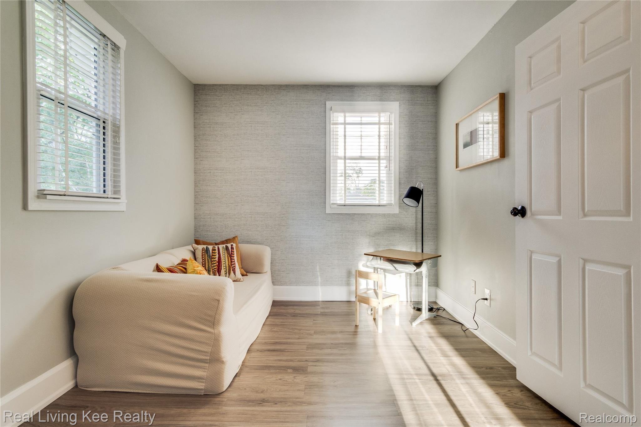 902 Fairview Avenue Rochester, MI 48307 - Photo 58 of 74 Interiors (35 of 51).jpg
