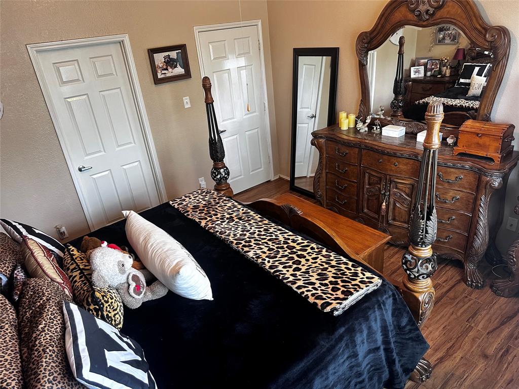 103 Denali Court Terrell, TX 75160 - Photo 19 of 39 a living room with furniture