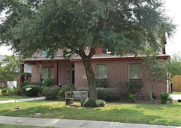 103 Denali Court Terrell, TX 75160 - Photo 2 of 39 front view of a house with a yard