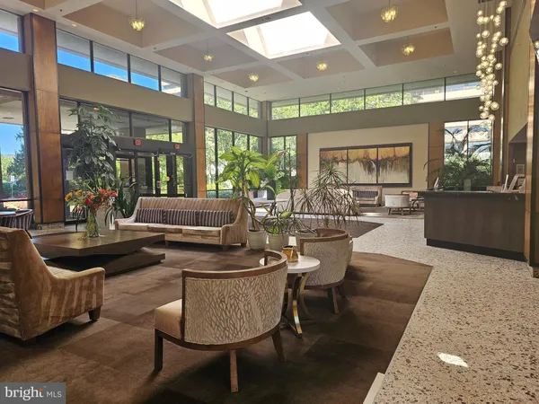 $2,700 | 3709 South George Mason Drive, Unit 710, Falls Church, VA 22041