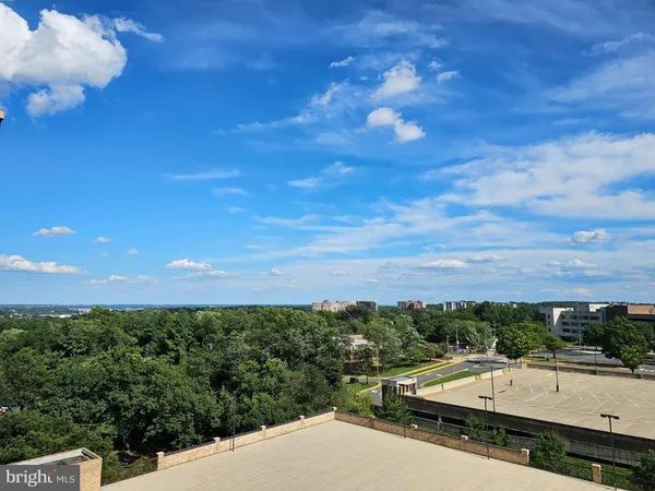 $2,700 | 3709 South George Mason Drive, Unit 710, Falls Church, VA 22041