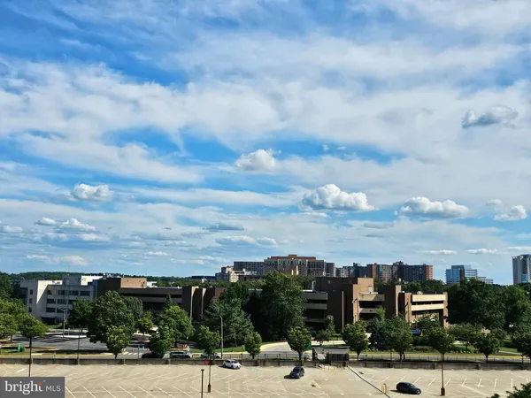 $2,700 | 3709 South George Mason Drive, Unit 710, Falls Church, VA 22041