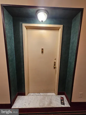 $2,700 | 3709 South George Mason Drive, Unit 710, Falls Church, VA 22041