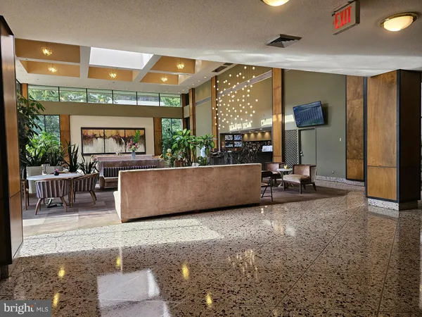 $2,700 | 3709 South George Mason Drive, Unit 710, Falls Church, VA 22041
