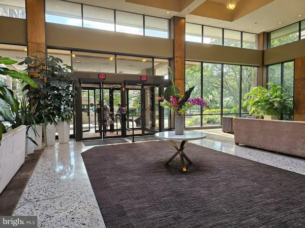 $2,700 | 3709 South George Mason Drive, Unit 710, Falls Church, VA 22041