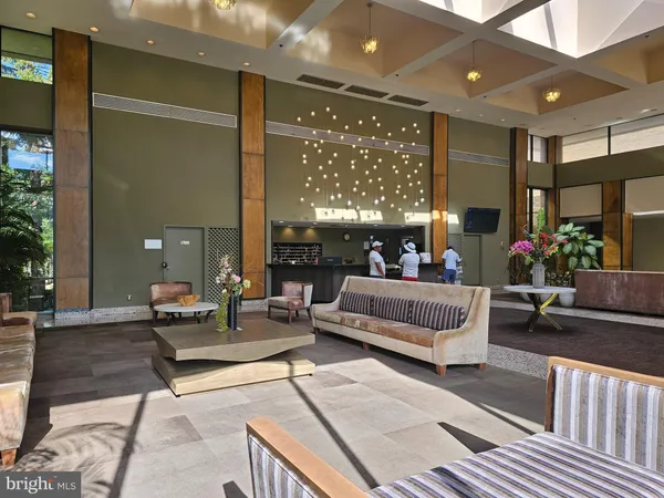 $2,700 | 3709 South George Mason Drive, Unit 710, Falls Church, VA 22041