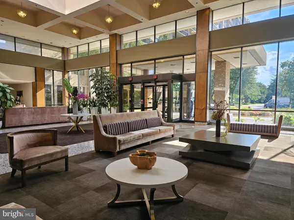 $2,700 | 3709 South George Mason Drive, Unit 710, Falls Church, VA 22041