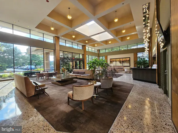 $2,700 | 3709 South George Mason Drive, Unit 710, Falls Church, VA 22041