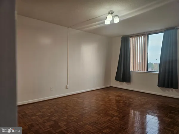 $2,700 | 3709 South George Mason Drive, Unit 710, Falls Church, VA 22041