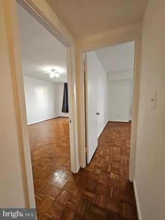 $2,700 | 3709 South George Mason Drive, Unit 710, Falls Church, VA 22041