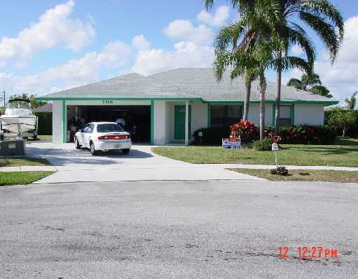 1316 Irls Ridge Way Lantana, FL 33462 - Photo 1 of 12 Primary Photo