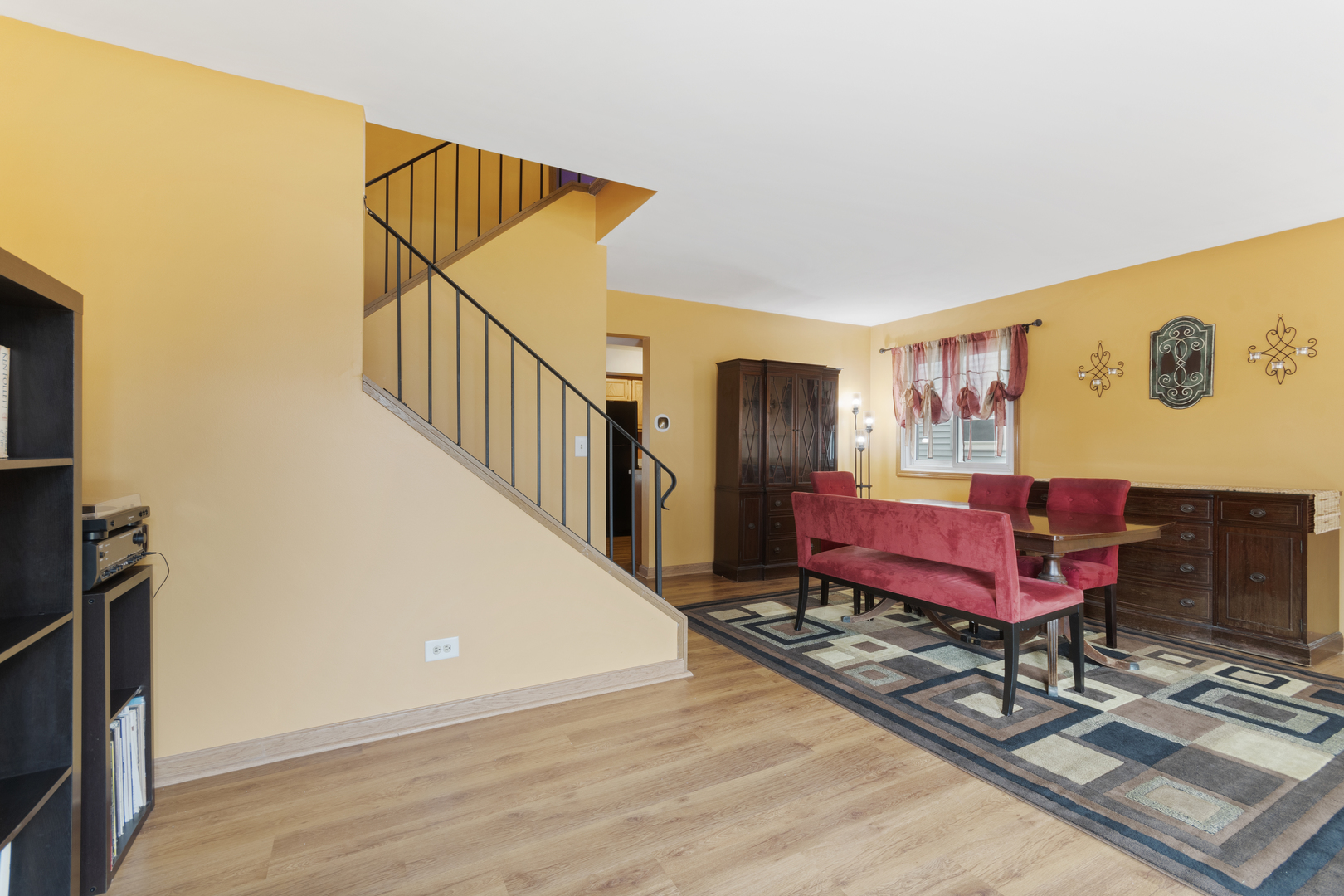 1284 Brookline Court Naperville, IL 60563 - Photo 3 of 21
