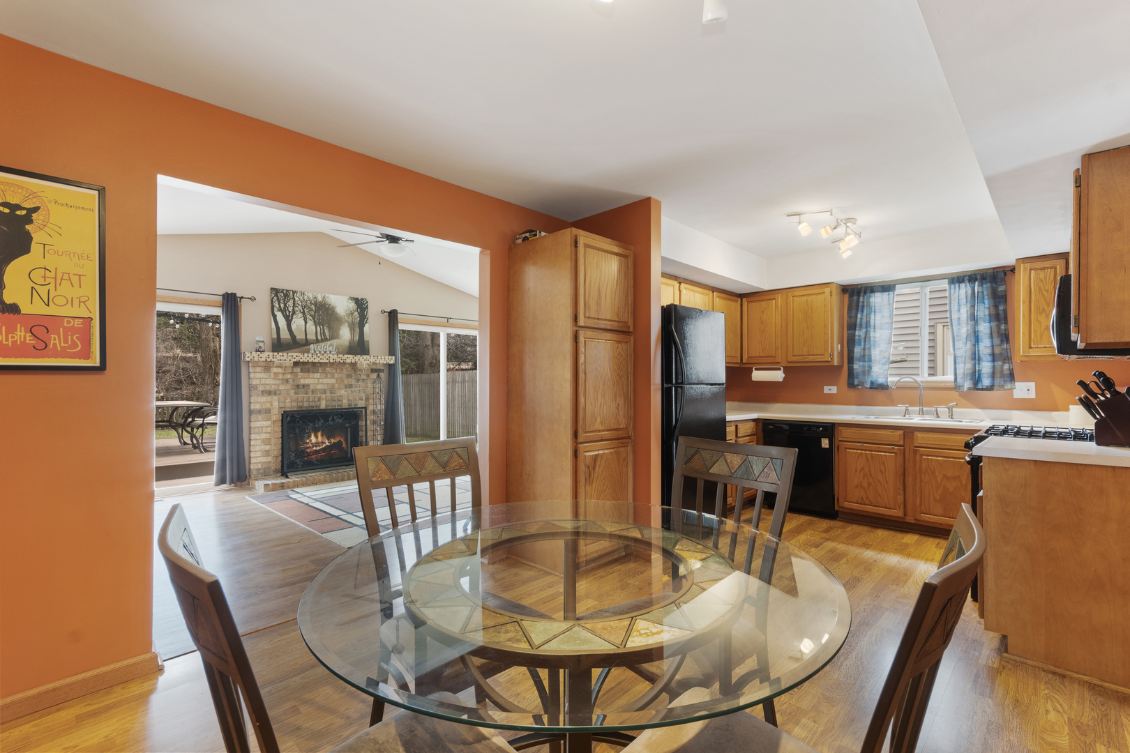 1284 Brookline Court Naperville, IL 60563 - Photo 9 of 21