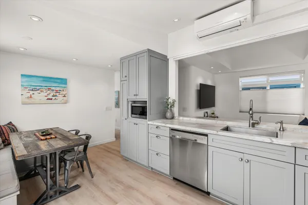 $529,900 | 20 El Paseo Street, Newport Beach, CA 92663