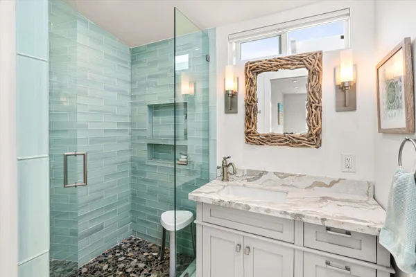 $529,900 | 20 El Paseo Street, Newport Beach, CA 92663