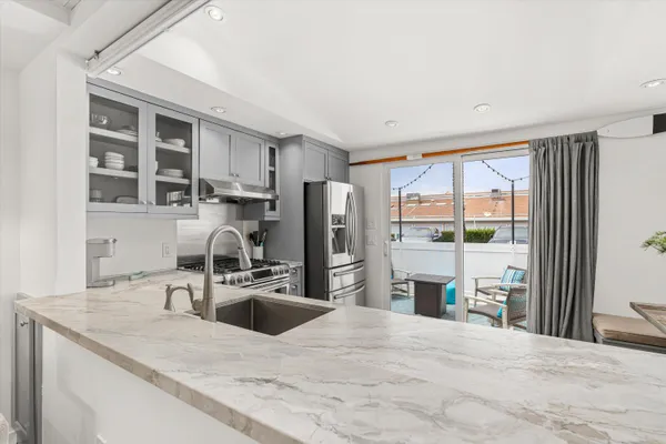 $529,900 | 20 El Paseo Street, Newport Beach, CA 92663