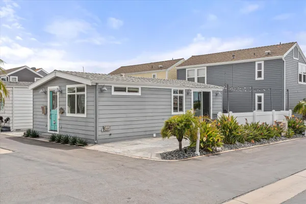 $529,900 | 20 El Paseo Street, Newport Beach, CA 92663