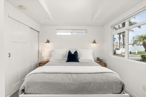 $529,900 | 20 El Paseo Street, Newport Beach, CA 92663