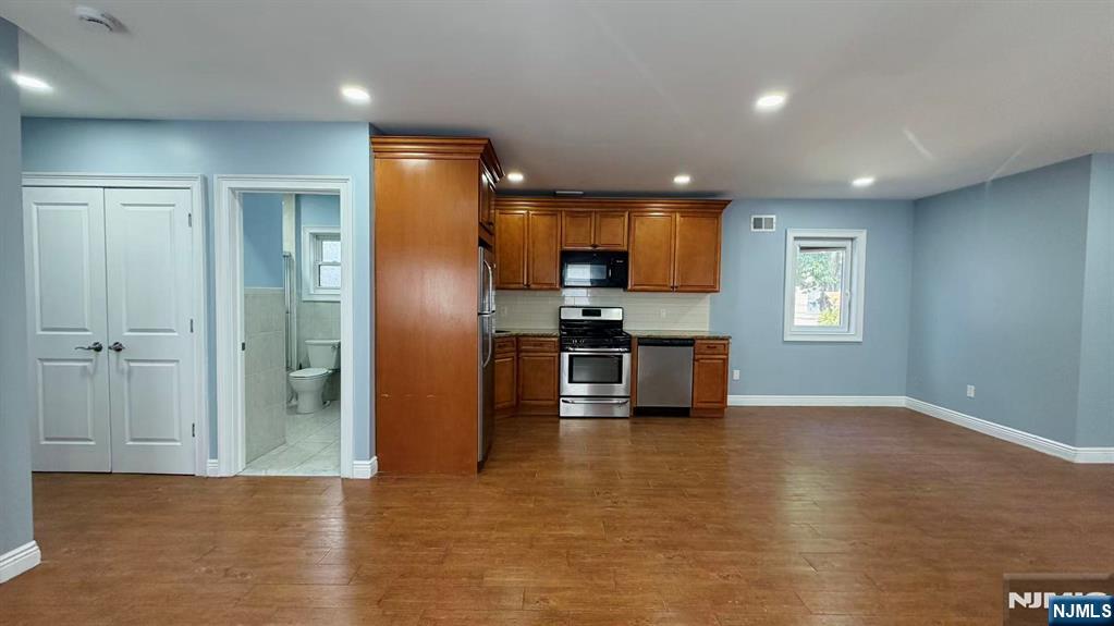 41 Mercer Street Wallington, NJ 07057 - Photo 4 of 13