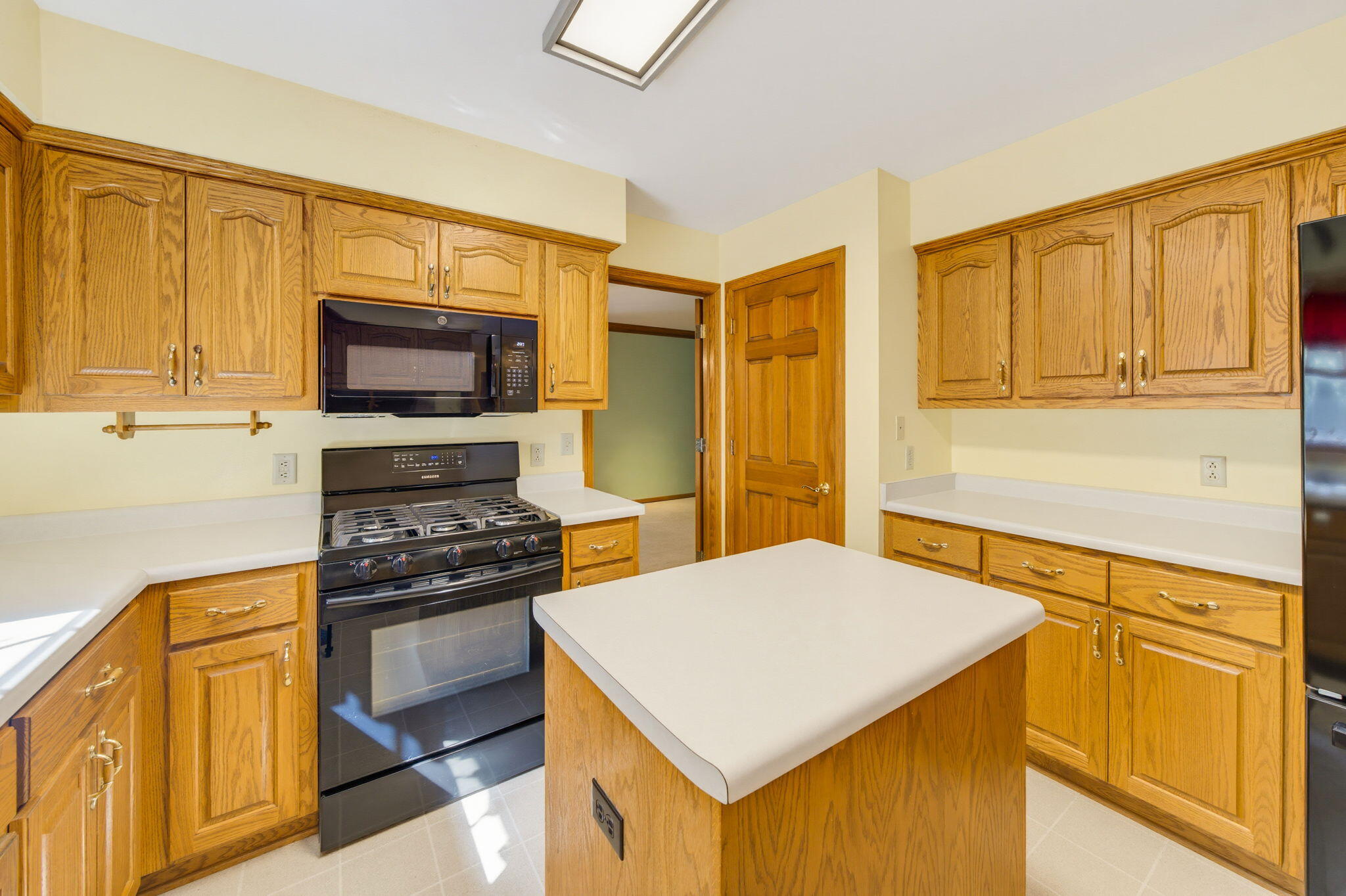 W2254 Kniep Road Spring Prairie, WI 53121 - Photo 15 of 81 Kitchen