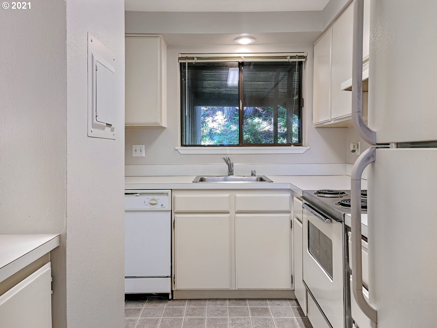 431 Stonewood Drive Eugene, OR 97405 - Photo 13 of 31