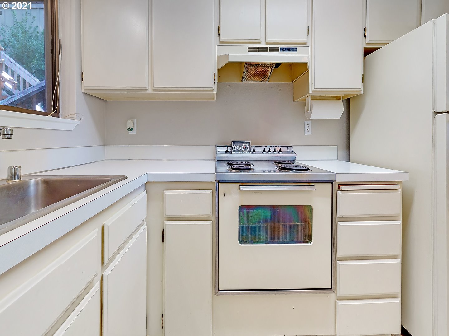 431 Stonewood Drive Eugene, OR 97405 - Photo 15 of 31