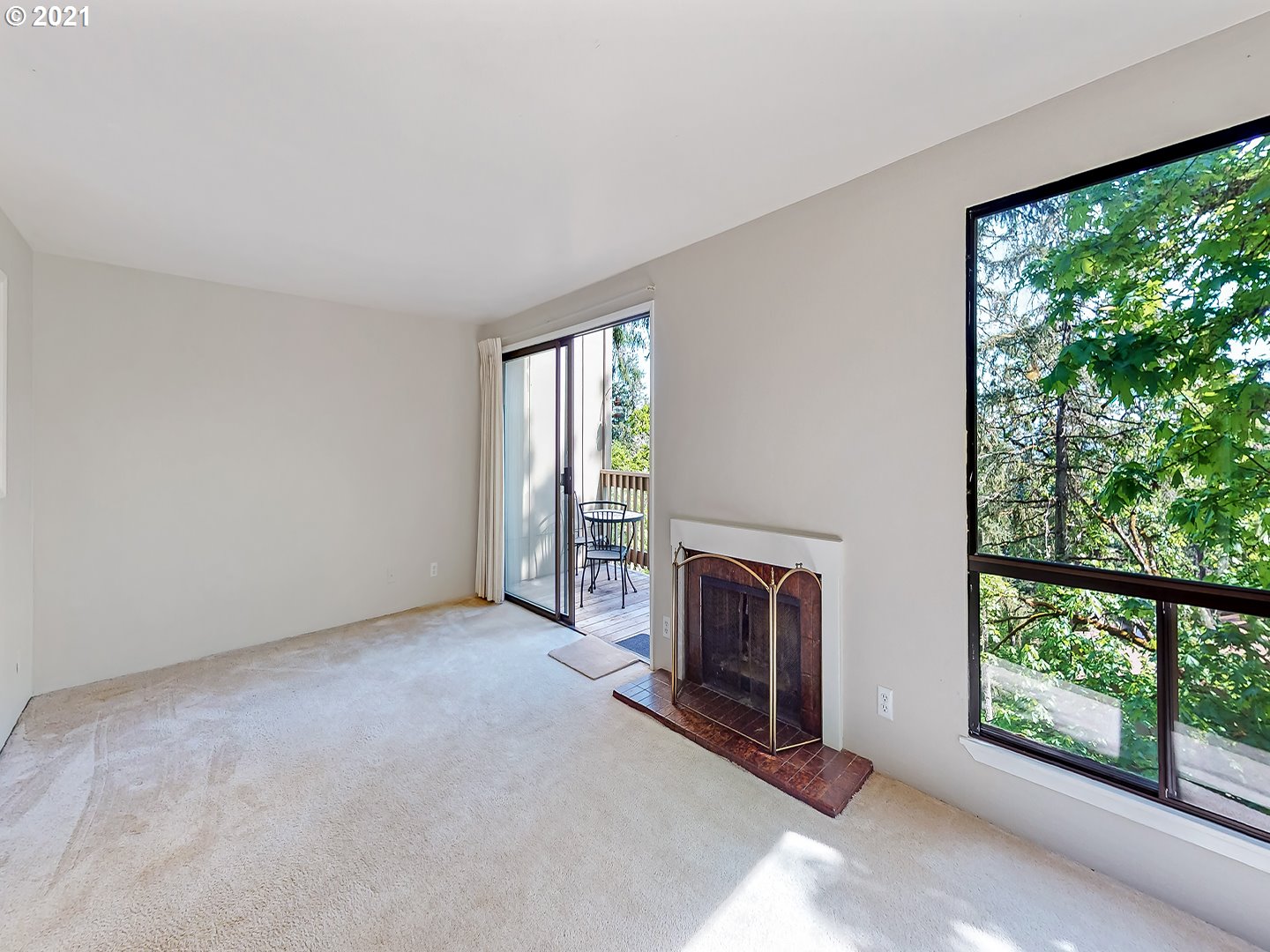 431 Stonewood Drive Eugene, OR 97405 - Photo 4 of 31