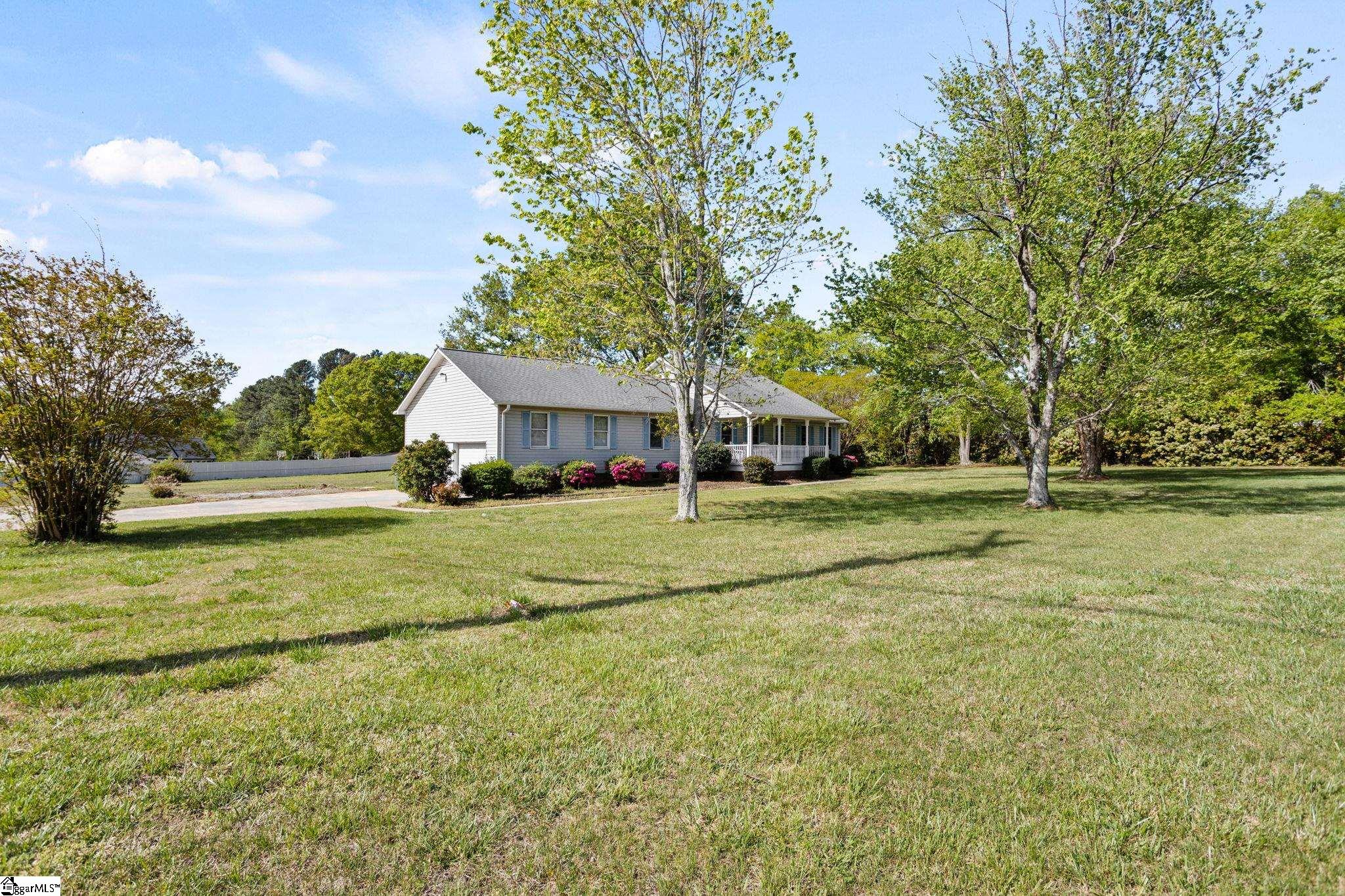 2604 Roper Mountain Road Simpsonville, SC 29681 - Photo 6 of 43